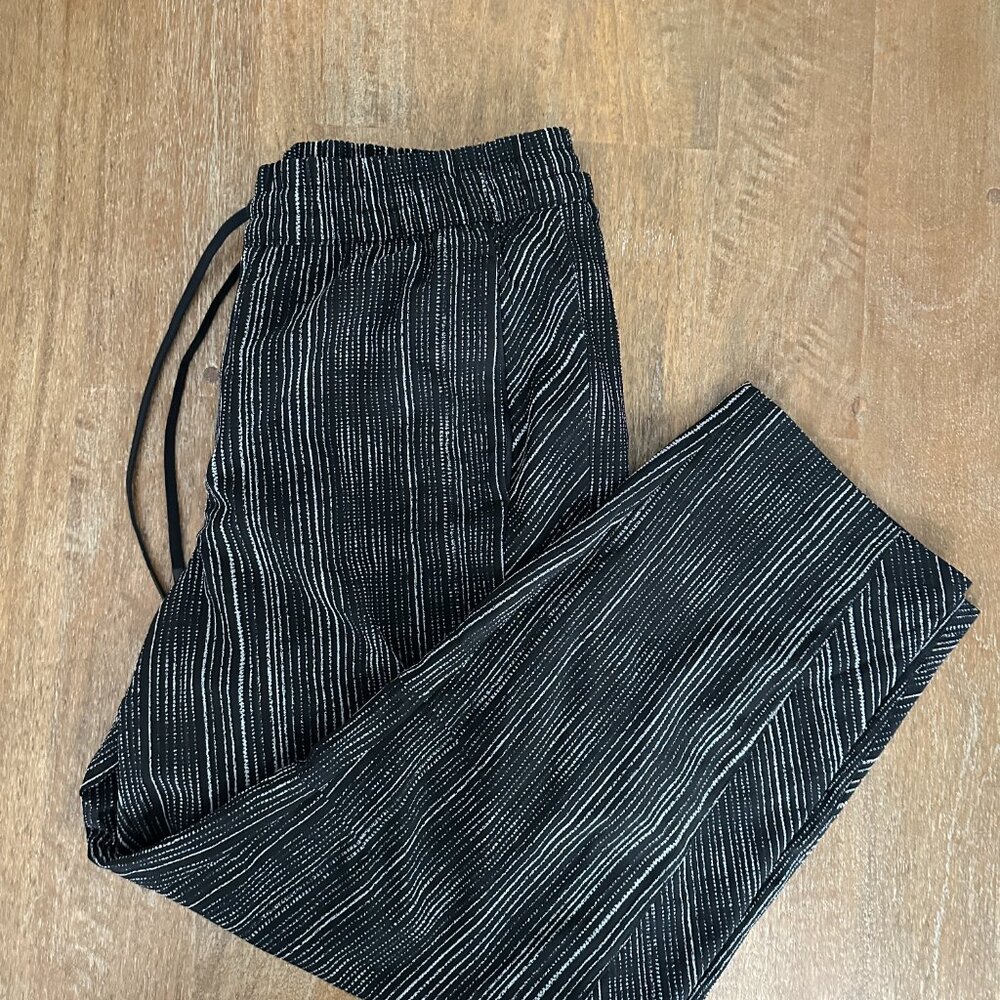 NWT Athleta size 10 Arrival Pant / Black and White Striped Pants